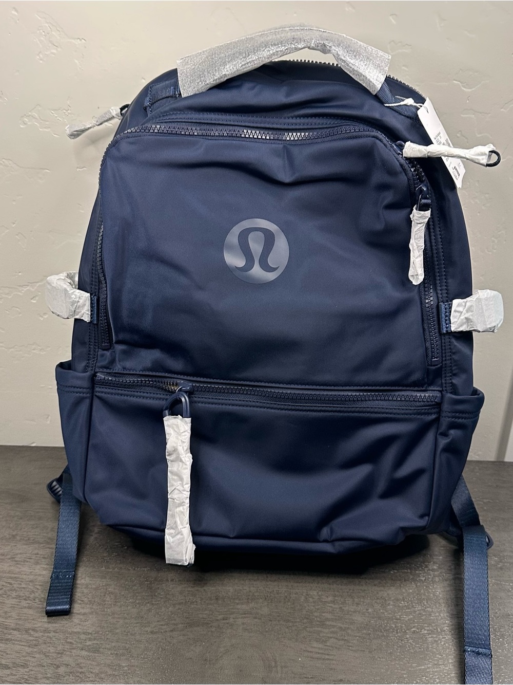NEW! Lululemon New Crew Backpack 22L Updated - True Navy/Wacky Khaki